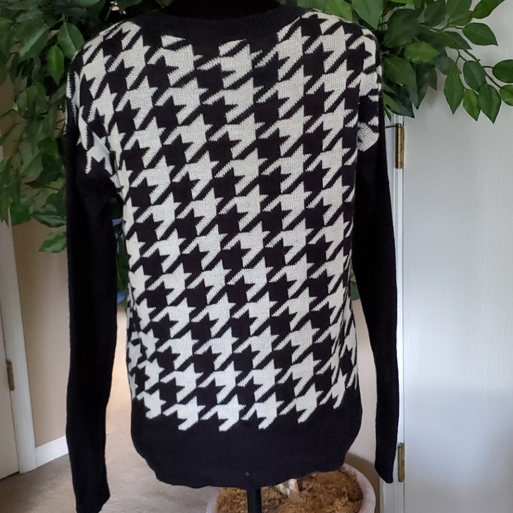 Decree- patterned sweater - Picture 2 of 5